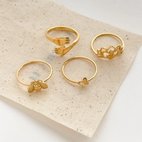 Titanium Steel Rings For Women 18K Gold Plated Little Bee Butterfly Hugging Hands Hollow Lotus Vintage Jewelry Accessory