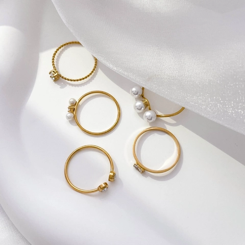Eleganter Edelstahlring Mit Süßwasserperle Und Zirkonia Vergoldet Geometrisches Gedrehtes Design Für Frauen