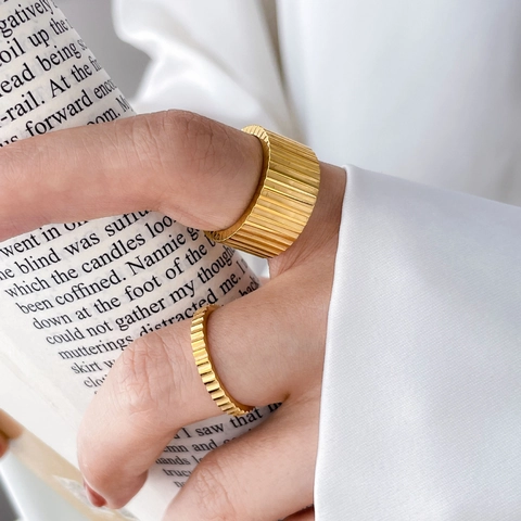 Verticaal Gestreepte Ring Titanium Staal Verguld Tandwiel Ontwerp Stapelbare Geometrische Band Sieraden Voor Dames Retro Minimalistisch