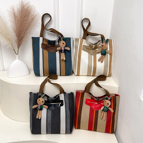 Borsa Tote In Tela A Righe Grande Capacità Borsa A Tracolla Casual Da Donna Con Accessorio Ciondolo Coniglio Di Peluche