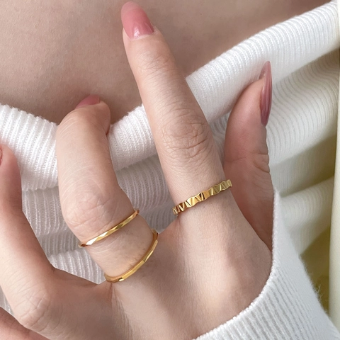 Minimalistischer Geometrischer Facettierter Ring Für Damen Titanstahl Wolframstahl Hammerschlag Stapelbarer Band Schmuck