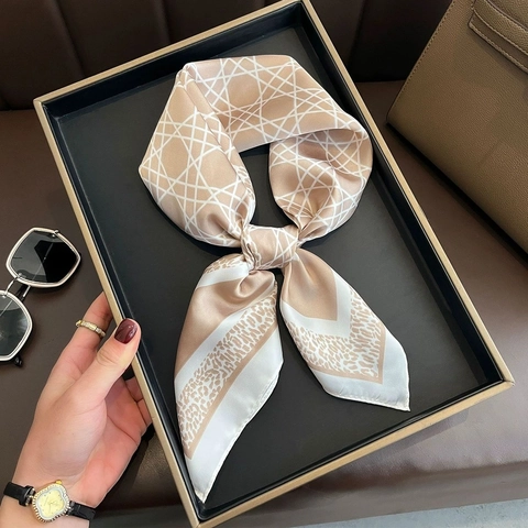 Eleganter Quadratischer Schal Aus KunstSatin Satin Geometrische Linien Leopardenmuster Vielseitiger Halstuch Büro Stil