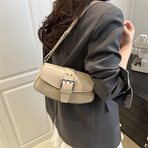 Borsa Sottobraccio in Pelle PU Retrò da Donna Con Grande Fibbia in Metallo Argento Borsa a Tracolla a Tinta Unita