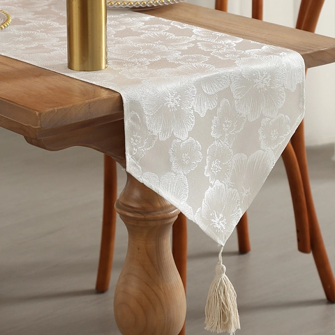 Lily Floral Jacquard Table Runner With Tassels Vintage Luxury Polyester Cotton Fabric For Dining Room Decor