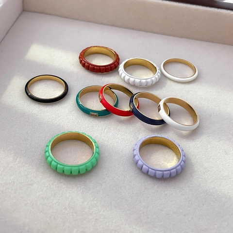 Titanium Stalen Ring 18K Verguld Kleurrijk Emaille Vierkante Zirkonia Geribbelde Textuur Vintage Stijl Dames Sieraden