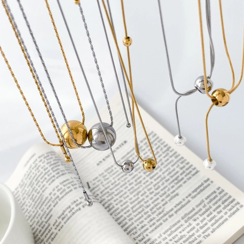 Collana Con Pendente A Sfera Lucida Minimalista In Acciaio Al Titanio Catena A Serpente Dettaglio Perla Artificial Gioielli Eleganti Da Donna