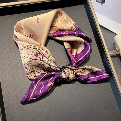 Quadratischer Schal Aus MaulbeerSatin Eleganter Baumzweig Blattdruck Satin Halskerze Für Damen Glatte Kopfbedeckung