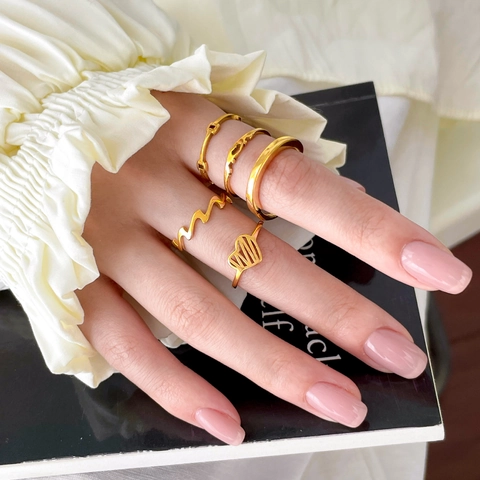 Anelli Geometrici Cuore Cavo Onda Minimalista Acciaio Al Titanio Placcato Oro 18K Gioielli Eleganti Stile Ins Donna