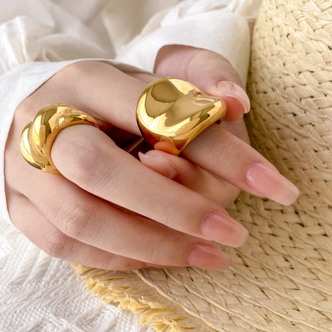 Anillo Grueso Geométrico Irregular Acero De Titanio Chapado En Oro De 18K Textura De Lava Fundida Joyería Elegante Para Mujer
