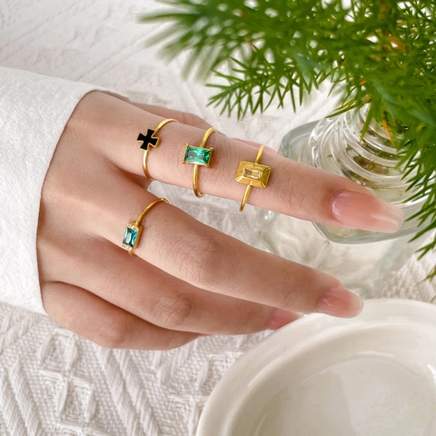 Anello Acciaio Titanio Vintage Placcato Oro 18K Zirconia Verde Rettangolo Croce Nera Gioielli Geometrici Impilabili Donne