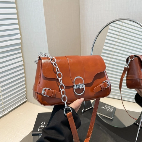 Retro PU Leather Crossbody Bag Metal Chain Oval Lock Buckle Detail Spice Girl Motorcycle Square Shoulder Bag For Women