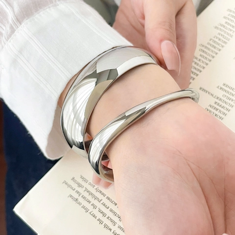 Minimalist Titanium Steel Cuff Bracelet High Polish Smooth Mirror Surface Curved Open Bangle Fashion Jewelry Women