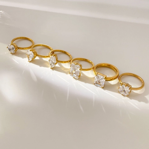 Damen Vintage Titanstahl Ring 18K Vergoldet Großer Zirkon Geometrische Form Eleganter Hochzeit Party Finger Schmuck