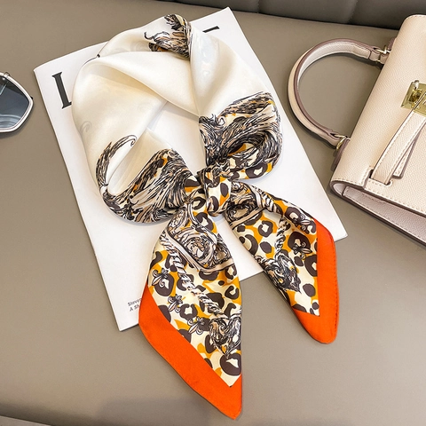 Pañuelo Cuadrado Estampado Leopardo Barroco De Satén Satén Sintética Para Mujer Elegante Cinta Para Pelo Accesorio Bolso