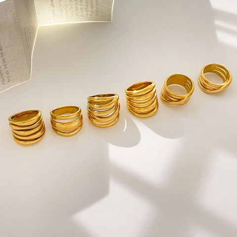 Multi Layer Gewundener Kreuz Linien Ring Titanstahl 18K Vergoldet Minimalistische Mode Für Damen