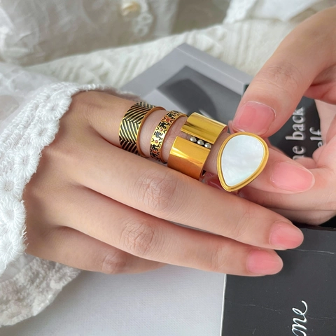 Vergoldete Titanstahlringe Mit Wassertropfenmuschel Und Schwarzem Emaillemuster Für Damen Retro Schmuck