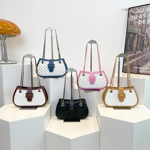 Women Quilted Crossbody Bag PU Leather Patchwork Chevron Pattern Chain Strap Square Buckle Shoulder Bag Casual Elegant Trendy