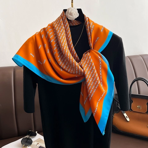 Grande Sciarpa Quadrata Donna Poliestere Effetto Raso Twill Stampa Monogramma Moda Pendolare Elegante Scialle Foulard Testa