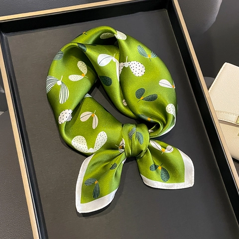 Elegant Pure Mulberry Satin Square Scarf Vintage Pattern Neck Wrap Fashionable Satin Handkerchief For Women Office Accessory