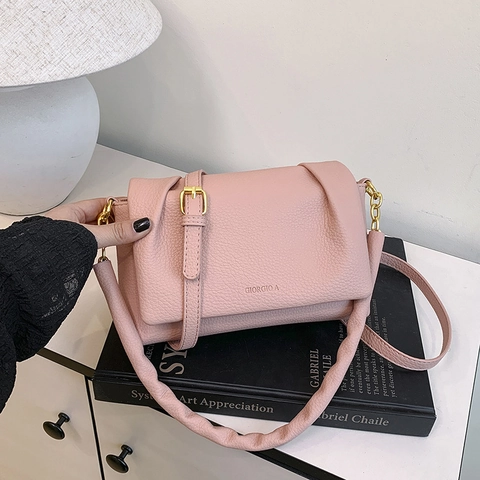 Ruched Flap Crossbody Bag Lychee Grain PU Leather Shoulder Handbag Gold Hardware Niche Design For Women Daily Use