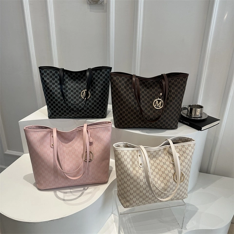 Bolso Tote Para Mujer Con Estampado De Monograma De Letras De Cuero PU Gran Capacidad Bolso De Hombro Diario Con Dije De Metal Elegante
