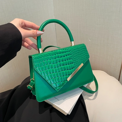 Vintage Crocodile Pattern PU Leather Handbag Women Small Square Crossbody Bag With Gold Hardware And Adjustable Strap