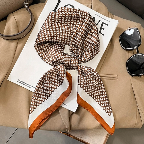 Elegante Sciarpa Di Moda Da Donna Quadrata In Raso Artificiale Stampa Geometrica A Catena Stile Retrò Francese Setoso