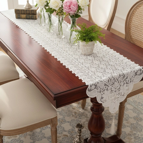 Französischer Vintage Weißer Spitze Tischläufer Mit Blumenstickerei Und Quasten Eleganter Ausgehöhlter Polyester Stoff Dekor