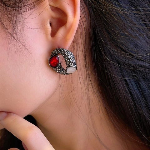 Orecchini A Lobo Angel Kiss Con Gemme Rosse Bianche E Perno In Argento Sterling 925 Lega Retrò Con Trama A Nido Ape