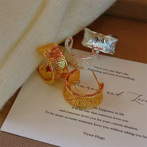 Pendientes De Aro En Forma De C Cobre Chapado En Oro Con Poste De Plata De Ley 925 Textura Irregular Minimalista