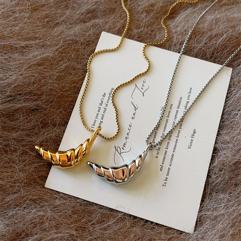 Collana Con Cendante Croissant Vintage Da Donna In Rame Placcato Oro Texturizzato Catena Lunga Minimalista