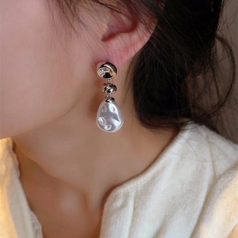 Artificial Baroque Pearl Drop Earrings With 925 Sterling Silver Earring Post Irregular Flower Design French Retro Elegant Niche Jewelry