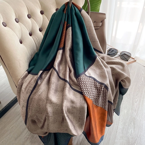Sciarpa Scialle Da Donna Con Patchwork Geometrico In Raso Simulata E Stampa Pied De Poule Elegante E Versatile