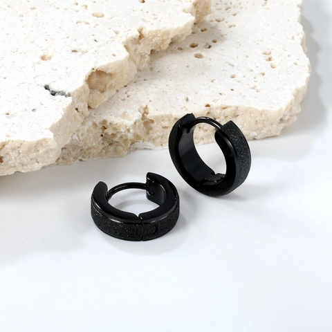 Orecchini A Cerchio Acciaio Inossidabile Nero Opaco Texture Sabbiata Glitterata Punk Donna Minimalista