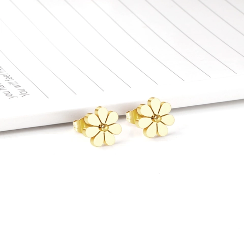 Daisy Flower Stud Earrings 14K Gold Plated Stainless Steel Sweet Pastoral Dainty Jewelry For Women