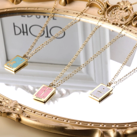 Collana Pendente Carta Dei Tarocchi Acciaio Inossidabile Placcato Oro Rettangolare Forza Giustizia Imperatrice Gioielli Mistici Vintage Donne