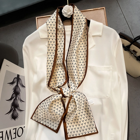 Damen Satin Schmaler Langer Schal Elegant Geometrisch V Buchstabe Muster Haarschleife Taschengriff Seidenlook Halstuch