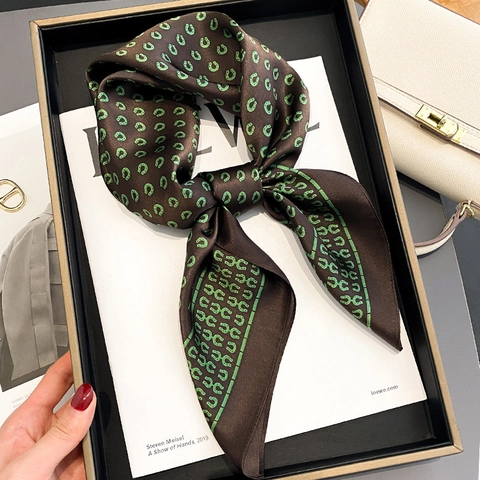 Mulberry Satin Square Scarf Horseshoe Pattern Elegant Satin Neck Head Wrap Accessory For Women Vintage Fashionable