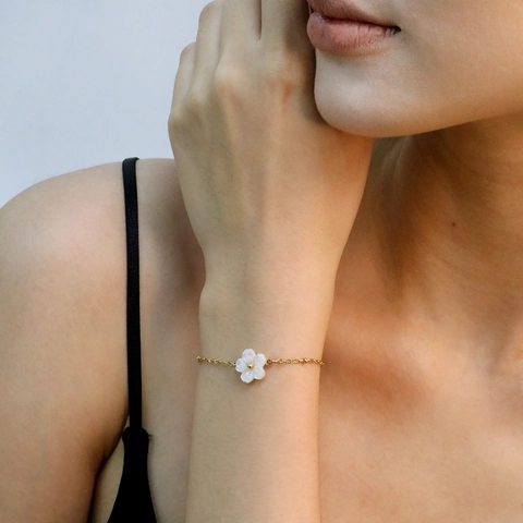 Pulsera Flor Acero Inoxidable Chapado En Oro Nácar Blanco Flor De Durazno Cadena De Cuentas Ajustable Elegante Mujer