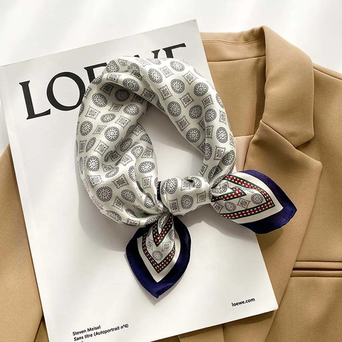 Elegante Foulard Quadrato In Raso Di Gelso Satinata Con Stampa Geometrica Retro Sciarpa Per Donna Stile Da Ufficio E Professionale