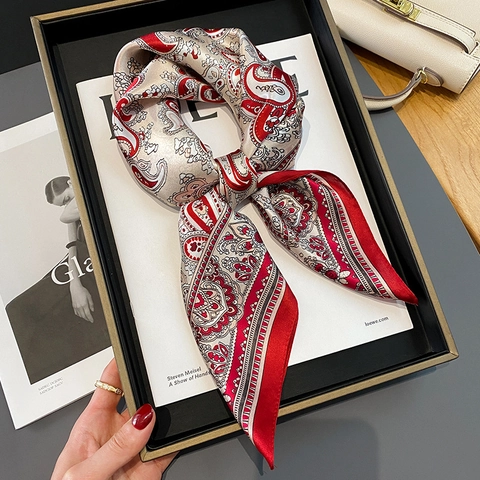 Foulard Quadrato In Raso Di Gelso Stampa Paisley Lucentezza Satinata Elegante Retro Accessorio Testa Collo Donna