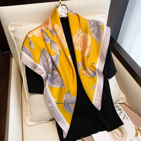 Foulard Quadrato in Satin con Stampa Floreale a Rose Vintage Elegante Foulard Effetto Seta per Donna Accessori Sciarpa per Capelli e Collo
