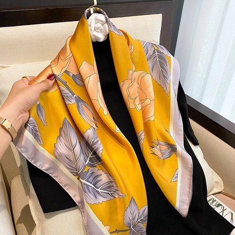 Foulard Quadrato in Satin con Stampa Floreale a Rose Vintage Elegante Foulard Effetto Seta per Donna Accessori Sciarpa per Capelli e Collo