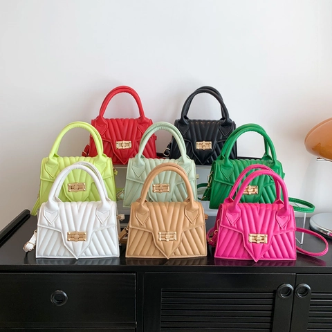Women V Quilted PU Leather Shoulder Bag Fashion Trendy Chic Handbag With Metal Twist Lock Casual Crossbody Purse