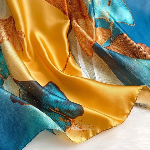 Sciarpa Da Donna Elegante Con Stampa Di Foglie Di Ginkgo Grande Scialle Artistico In Raso Di Raso Imitazione Avvolgente
