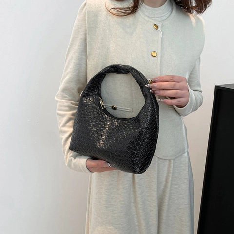 Borsa Sotto l'Ascella in Pelle PU Intrecciata Minimalista da Donna Design Casual a Nicchia Borsa Hobo a Cuscino a Mano