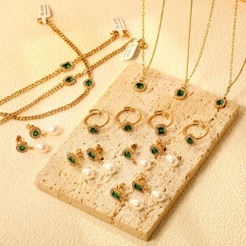Smaragdgrüner Edelstein Künstliche Perle Halskette Ohrringe Und Offener Ring Vergoldeter Edelstahl Französischer Vintage Schmuck Für Damen