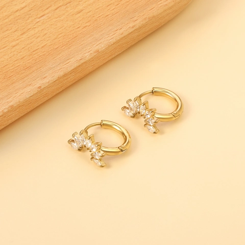 Huggie-Creolen Aus Vergoldetem Edelstahl Mit Zirkonia Marquise- Und Baguette-Schliff Elegante Damenschmuck