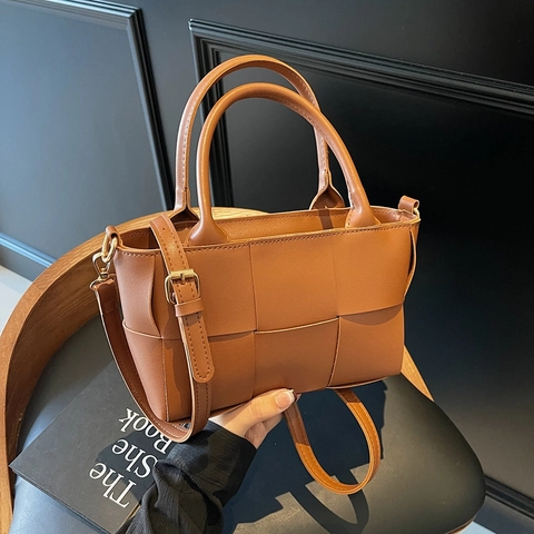 Retro Geflochtene Handtasche Für Damen PU Leder Umhängetasche Minimalistischer Eimer Stil Mit Verstellbarem Riemen Goldene Details