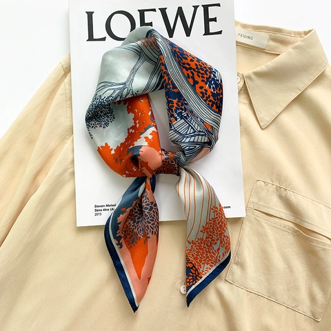 Écharpe Carrée Élégante Satin De Mûrier Impression Artistique Mode De Luxe Foulard Pour Femmes Motif Botanique Fleurs Arbres